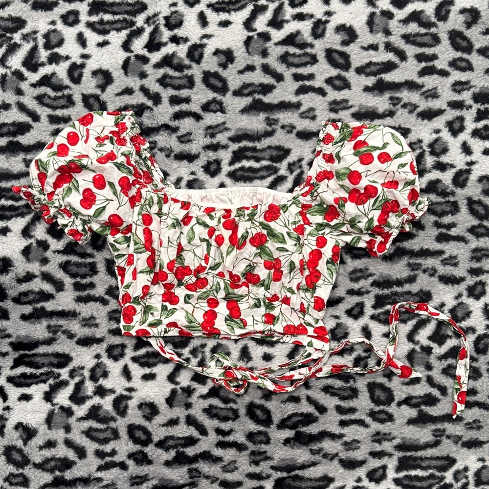 Cider Cherry-Print Puff Sleeve Crop Top - Picture 4 of 5